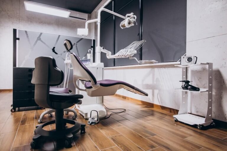 Dental Clinic in Shastri Nagar