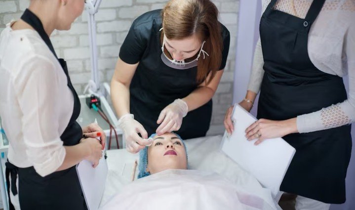 Best Cosmetic Procedures in Shastri Nagar